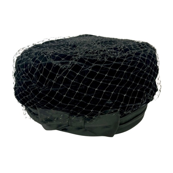 Vintage 1960’s Black Velvet and Satin Pillbox Hat with netting. Pre owned - Picture 1 of 4